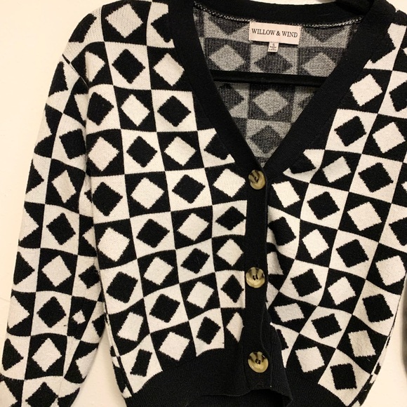 Willow and Wind Black and White Geometric Sweater Small - Picture 4 of 4